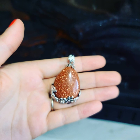 Goldstone Teardrop classy Pendant - Picture 2 of 3